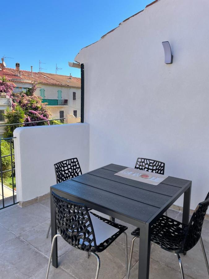 Duplex T3 climatisé plein centre terrasse vue mer La Ciotat Exterior foto