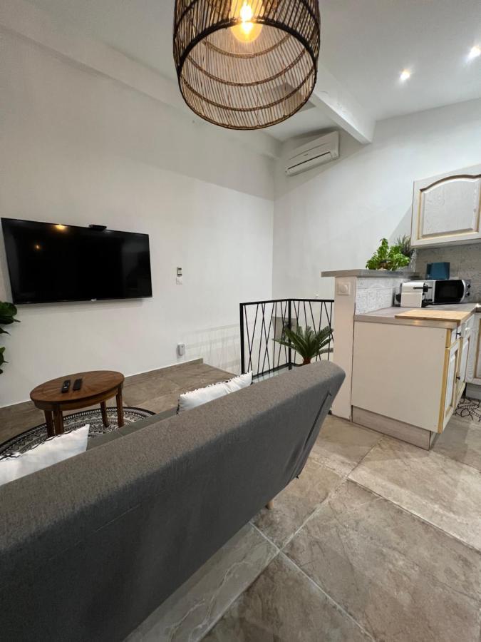 Duplex T3 climatisé plein centre terrasse vue mer La Ciotat Exterior foto