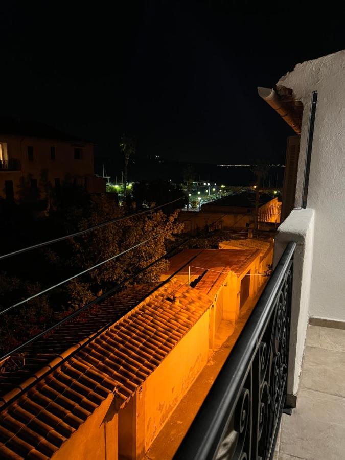 Duplex T3 climatisé plein centre terrasse vue mer La Ciotat Exterior foto